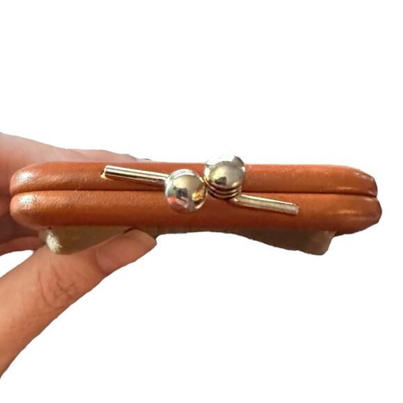 Dooney & Bourke Vintage Pebbled All Weather Kiss Lock Coin Purse - Picture 3 of 8